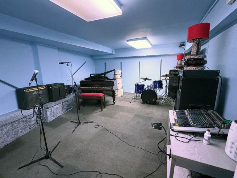 Musicians Wanted for Large Rehearsal Studio Space Music Studio West London