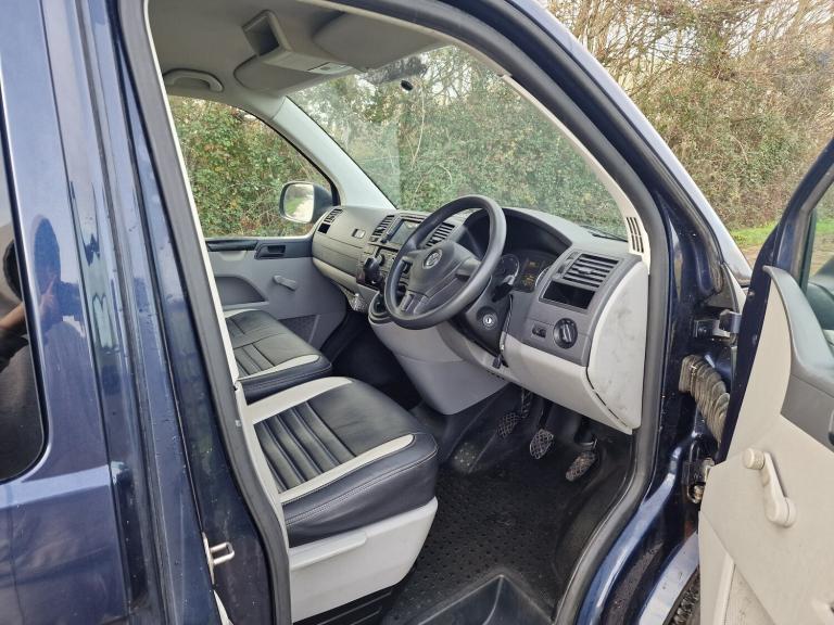 2011 VW Volkswagen Transporter Blue High Roof 6 Seat Crew Cab  Drives Perfect