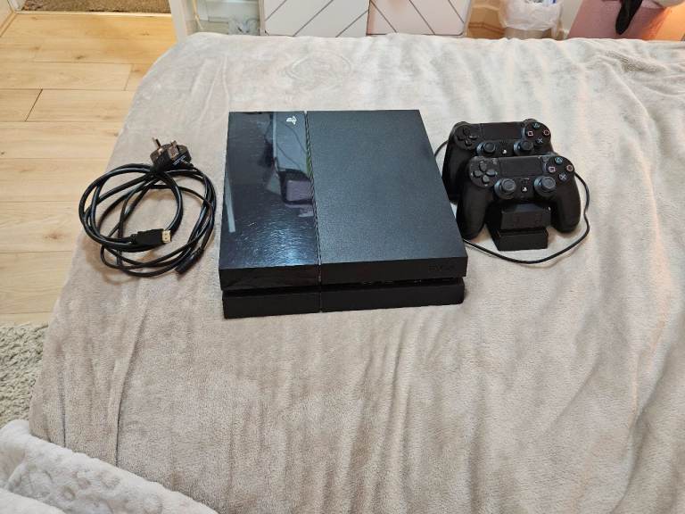 Ps4 console