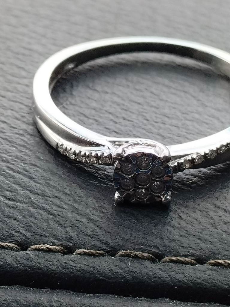 9ct Gold Moissanite Diamond Ring Size S