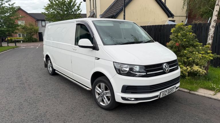 AUTOMATIC Volkswagen, TRANSPORTER, Panel Van, 2016, Semi-Auto, 1968 (cc)