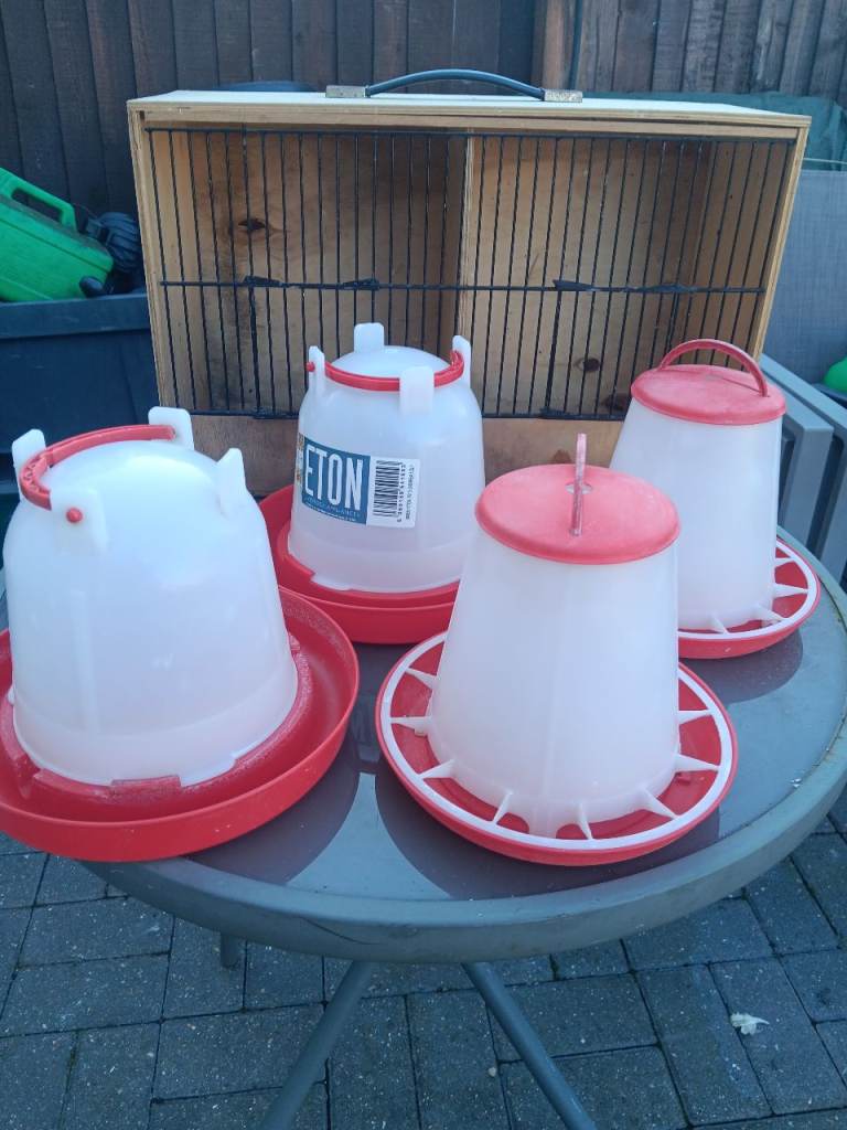 Bird carry case   water and food feeders 