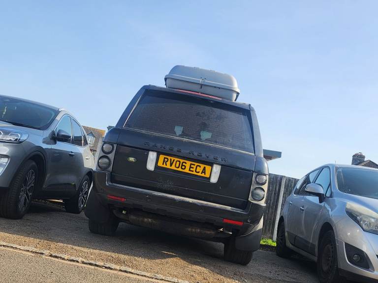 Range Rover Vogue TDV6 3.0 With TV/DVD + RoofBoX