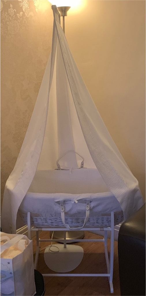 Clair de lune Waffle White Wicker Moses Basket & Deluxe Drape