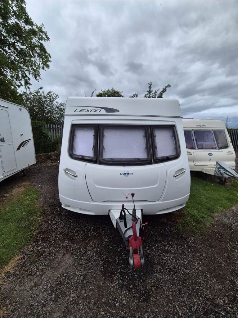 Lunar lexon 540 2011 fixed bed.