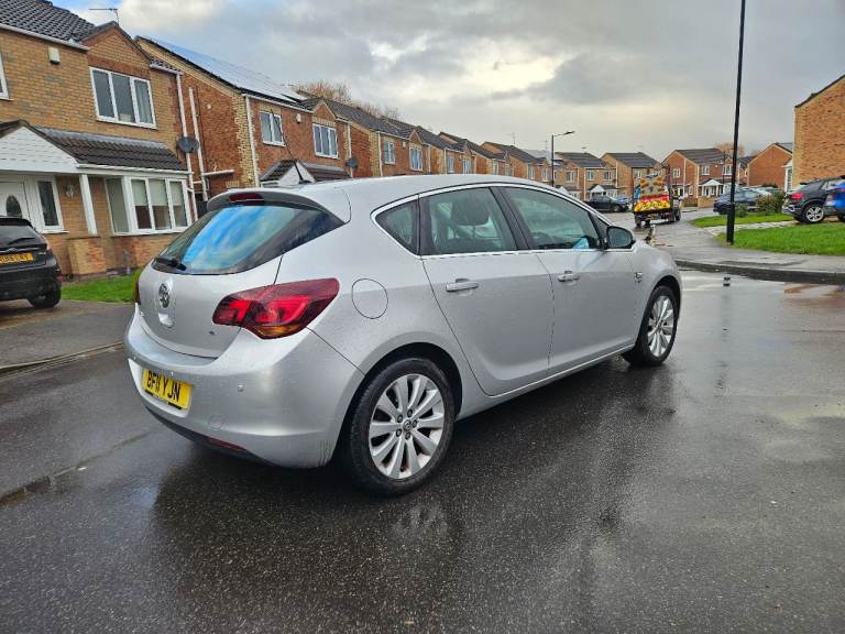 Vauxhall, ASTRA, Hatchback 2011, Auto 1598 (cc), 5 doors