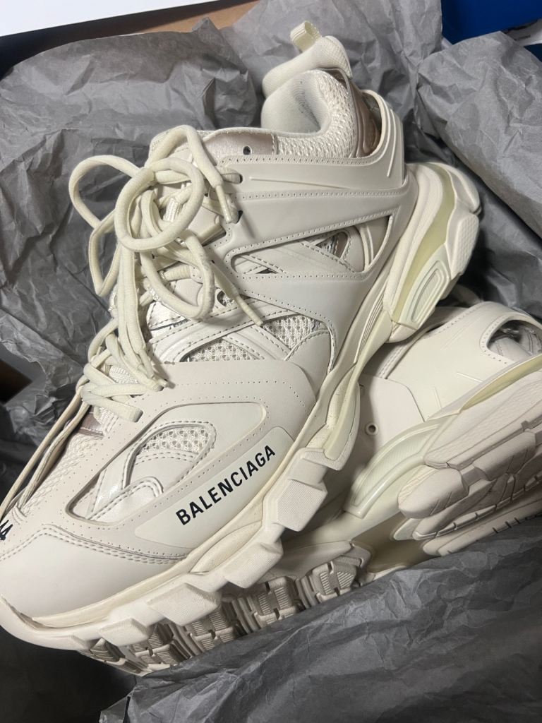 100% Authentic Balenciaga.Eu Size 44. Only worn Once  Any 