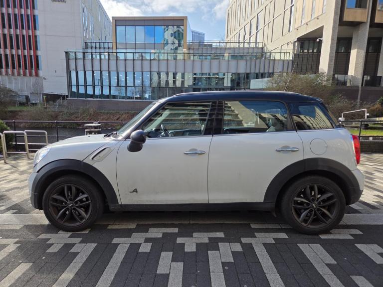 MINI COUNTRYMAN 1.6 COOPER D DIESEL MANUAL ALL4 5DR *12 MONTH'S MOT* WHITE 