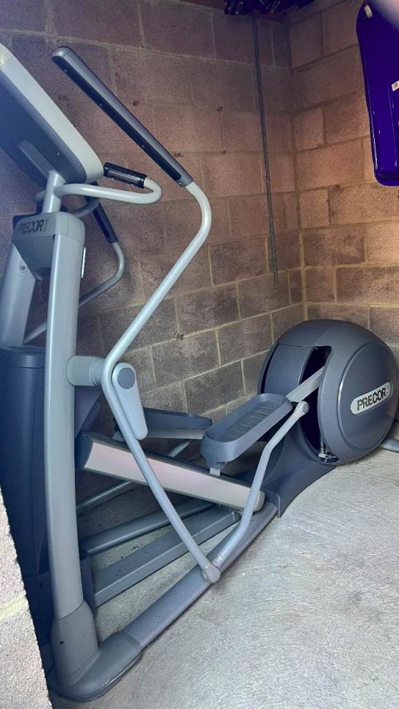 Cross Trainer - Precor EFX 576i Elliptical Line Cross Trainer with ramp/incline