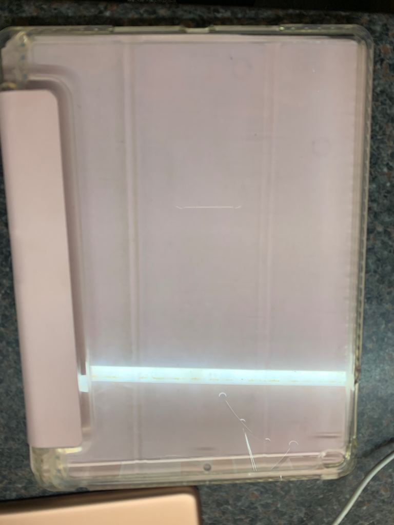 Apple iPad 9.7 6th generation rose gold with case thank you 32GB