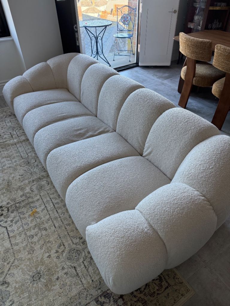  Sofa Club 5-Seater Sofa – RRP £2,000 - Luxurious -Cream - Textured Bouclé – Excellent Condition