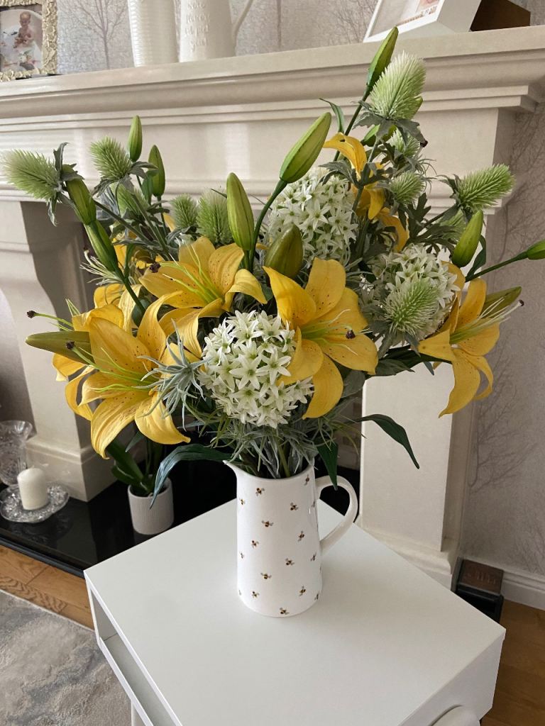 Large Arrangement Of Faux Flowers  - (20 Stems) 