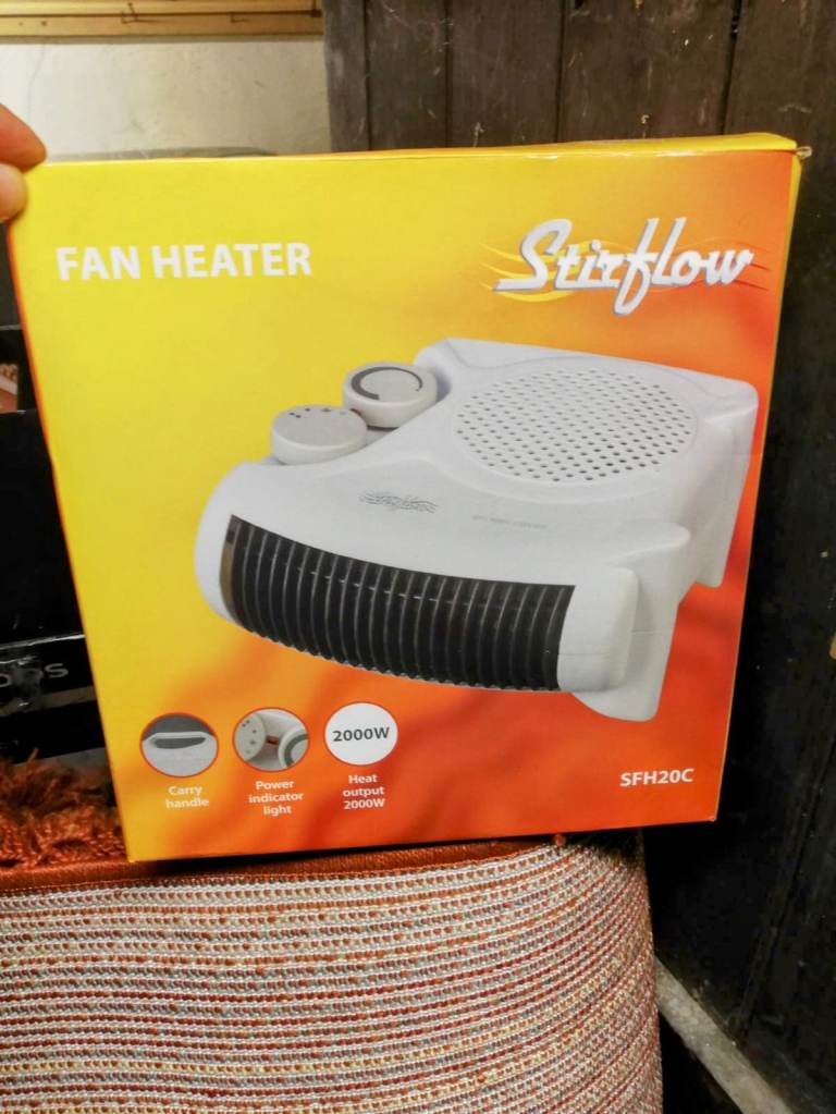 2x ELECTRIC HEATING FANS