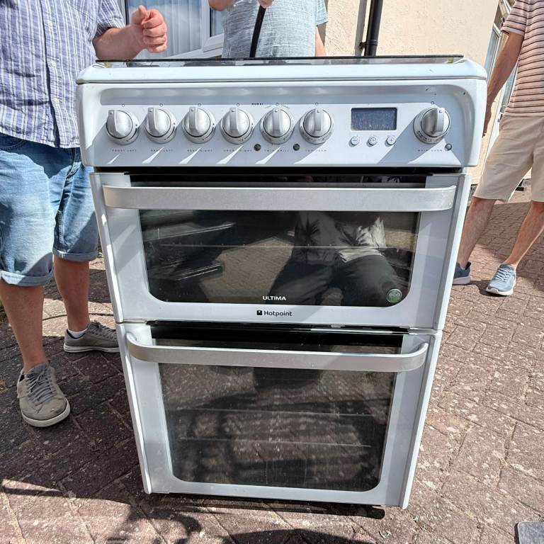 Hotpoint Ultima Freestanding Double Oven Gas Cooker – White, Good Condition