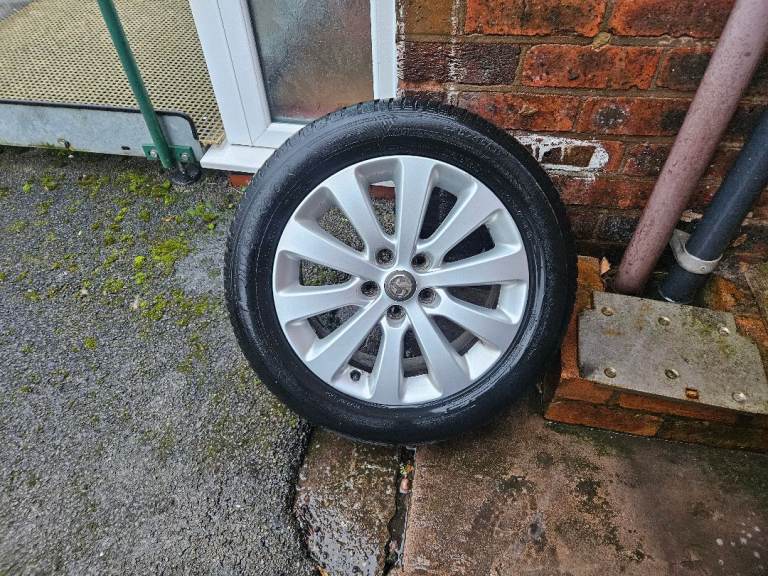 Vauxhall 17in alloy wheels and tyres set of 4 pcd115 fitment diesel cars 5 stud