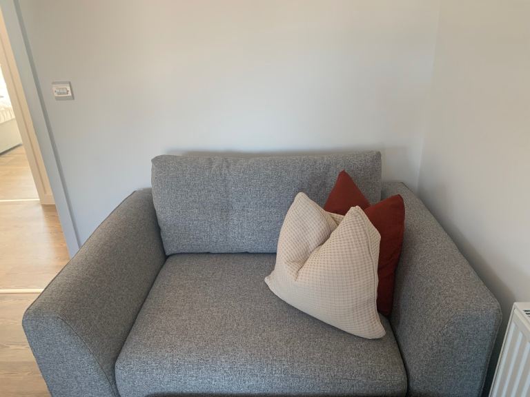 DFS Farnham Weave Cuddler (foam filled)