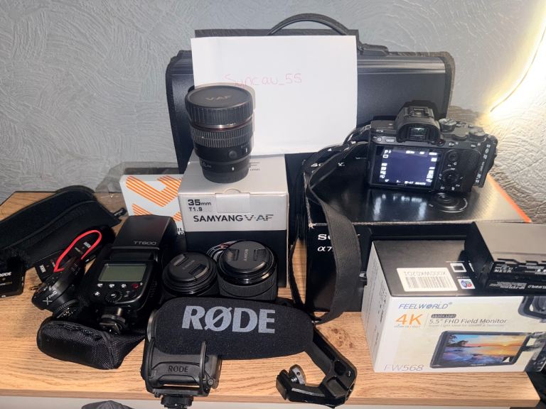 Sony A7 Ili Camera Kit with FE 28-70mm 7901 Shutter BOXED with Accessories
