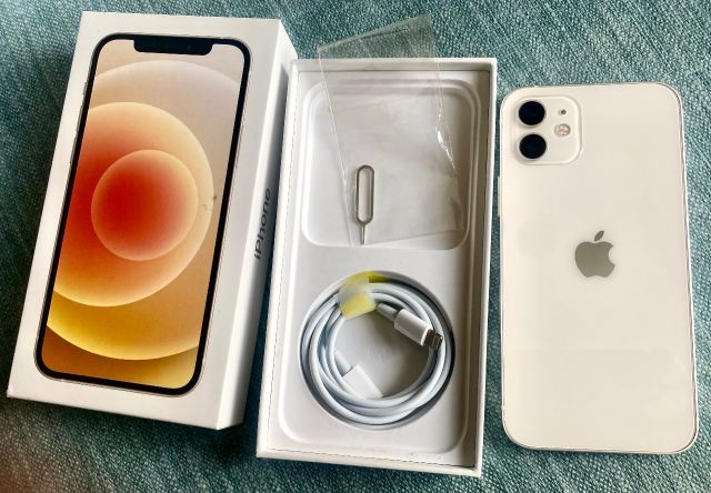 Apple iPhone 12, 64GB, Unlocked, White – Pristine+A Condition