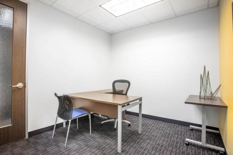 Chichester - PO19 8FY \ Rent a Day Office with Flexible Membership Access
