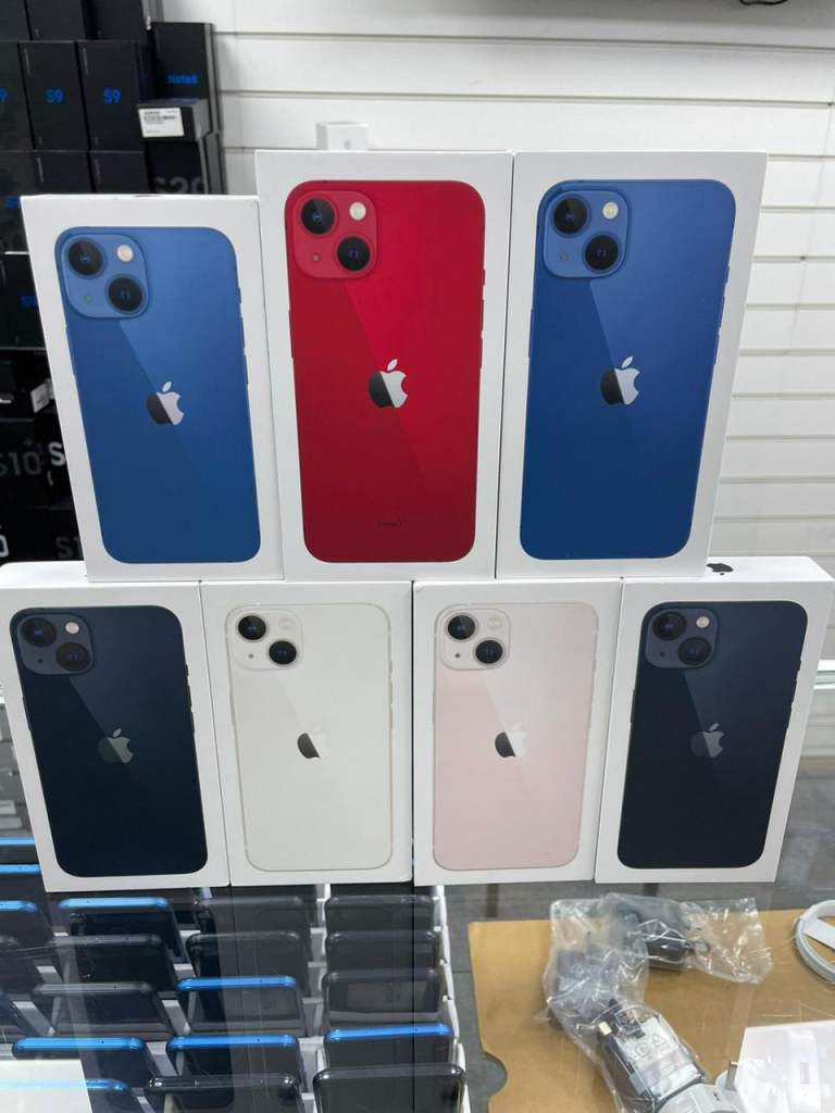 iPhone 13 128GB 5G Unlocked Immaculate Condition Any Color PICK UP ONLY