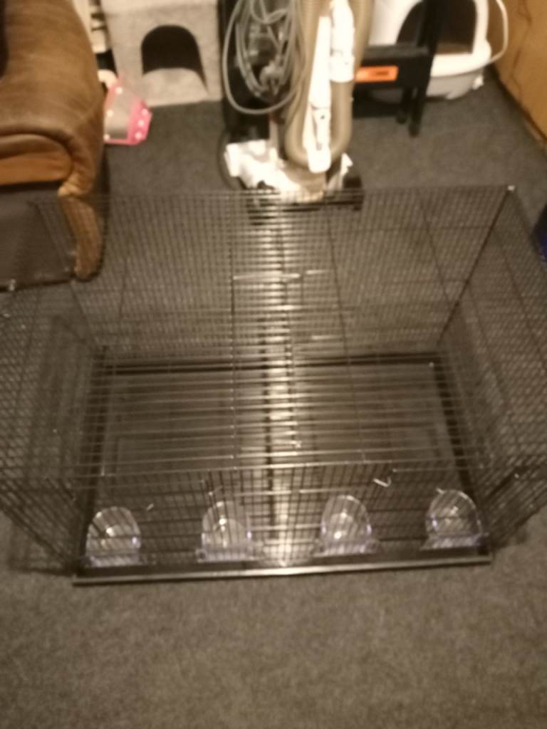 Bird cage never used 