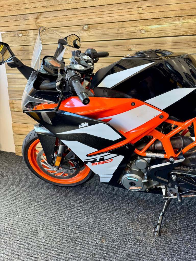 KTM RC 390 / 2017 (67) model / covered 14,395 miles