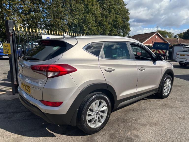 2016 Hyundai TUCSON 1.7 CRDi Blue Drive Premium SUV 5dr Diesel Manual Euro 6 (s/s) (116 ps) SUV D...