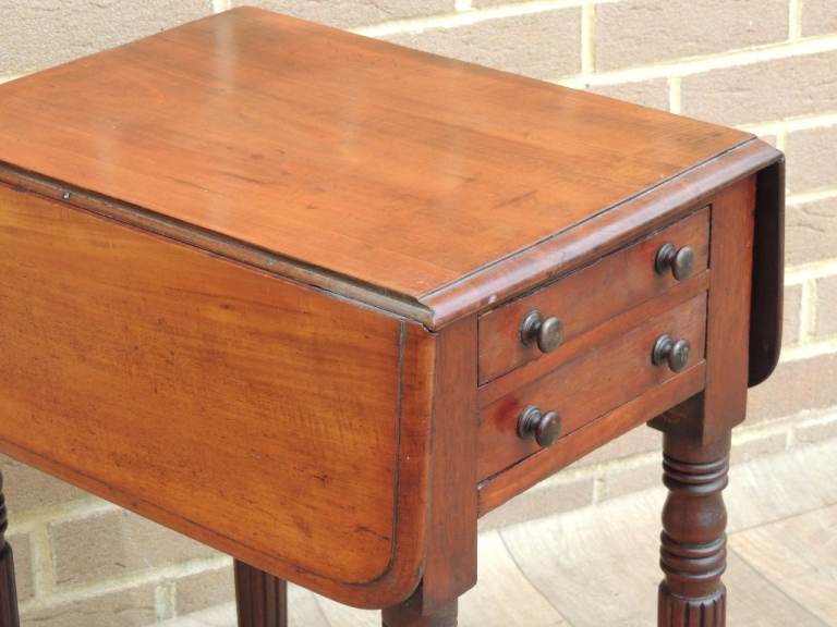 Victorian Antique Side Table (UK Drelivery)