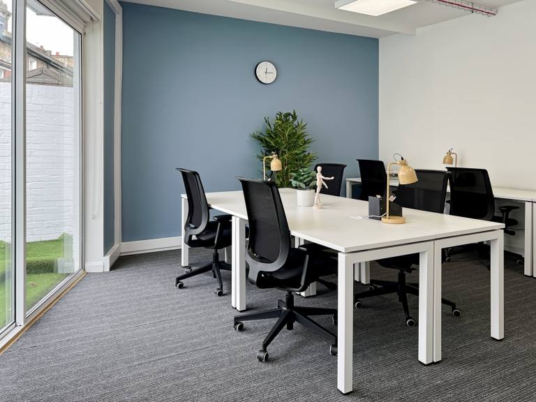 London - SW15 2DZ \ Workspace for Teams of 3