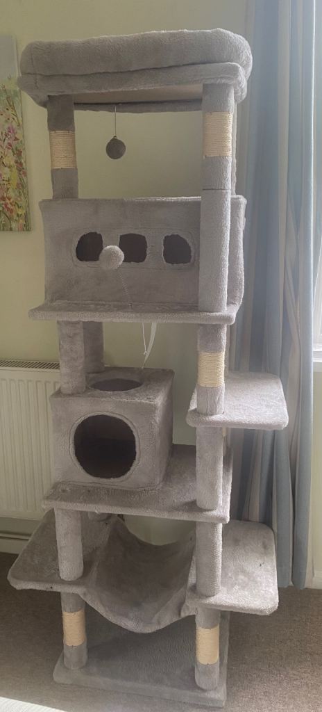 Large cat tree almost 6ft tall