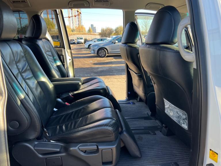 2024 Toyota Estima 2.4 Automatic 7 Seater. 83000 Miles. PETROL. Apple Car Play NAV. CAM. PX OK MP...