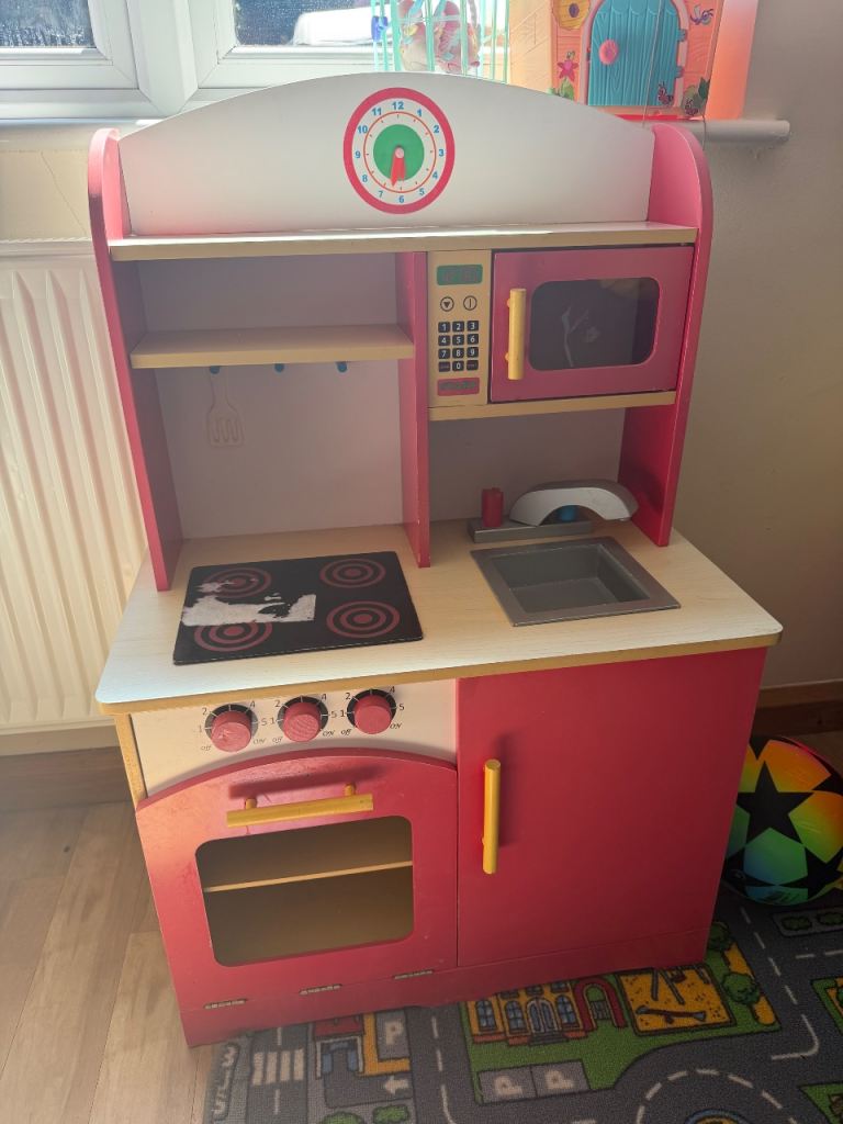 Children's Wooden Play Kitchen – Good Condition