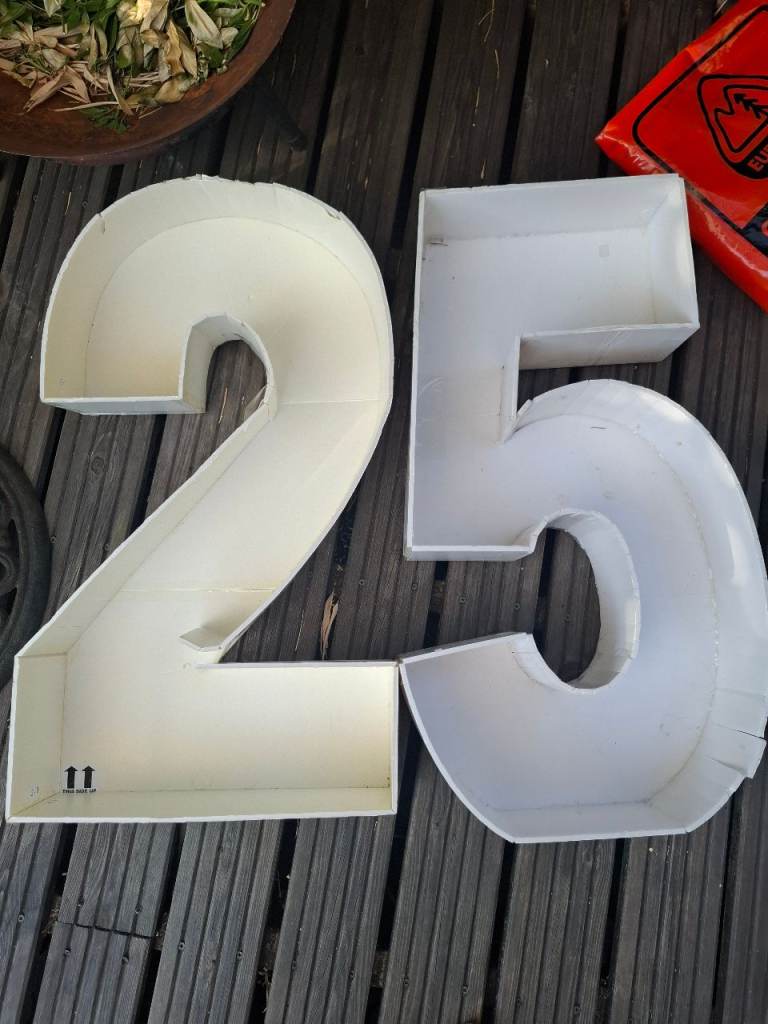 Large White Number '25' Display Props – Good Condition