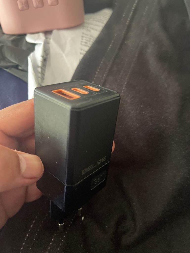 BELINE Wall Charger with USB Ports - Black, Good Condition