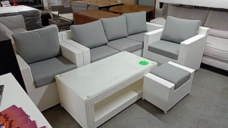 £499 Special Offer!! Was £599 White Assembled 5 Piece Garden Set