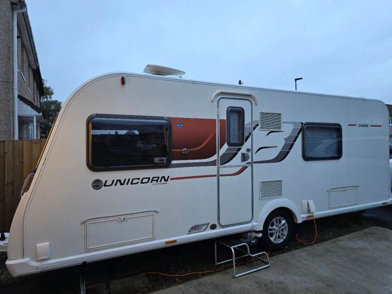 2016 bailey unicorn cadiz fixed single beds auto engage mover solar awning 