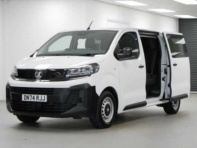 74 VAUXHALL VIVARO 2.0 TURBO D 145 BHP XL LONG PRIME CREWCAB 6 SEATER