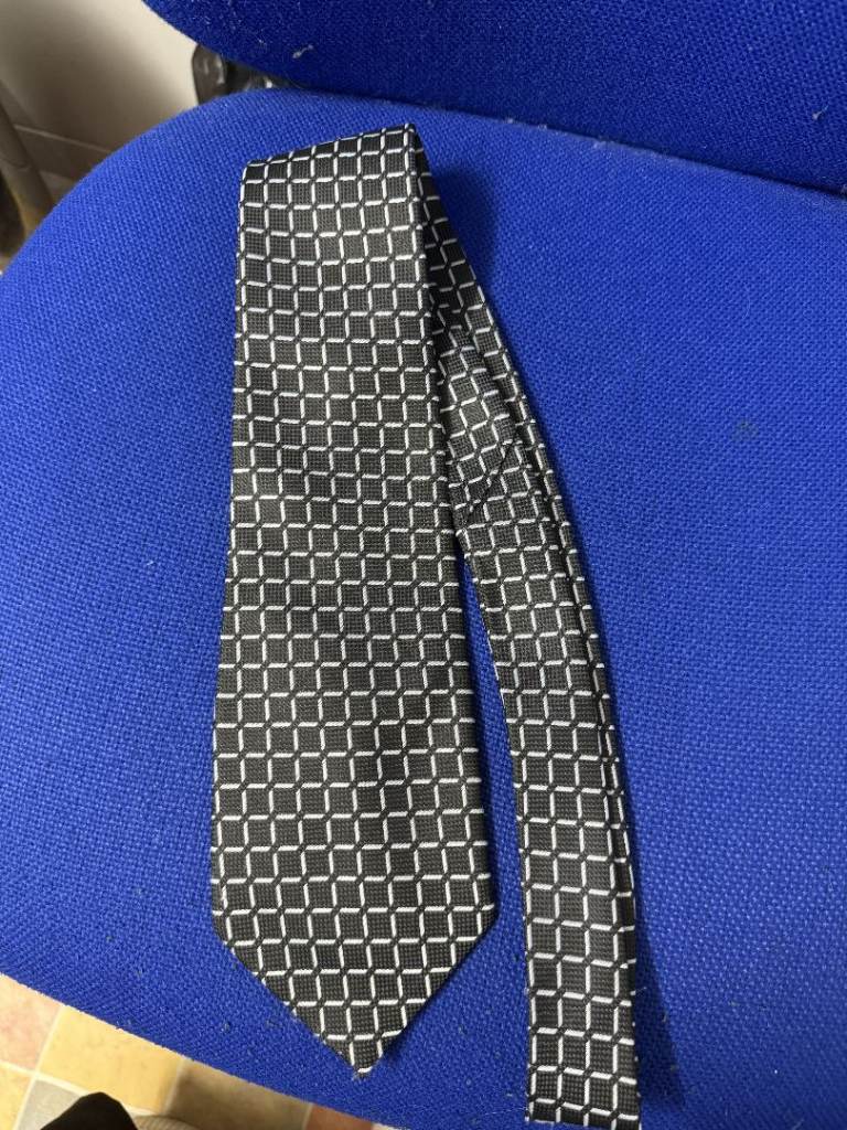 Giorgio Armani Silk Tie Mens Geometric Grid Square Pattern Grey White Luxury