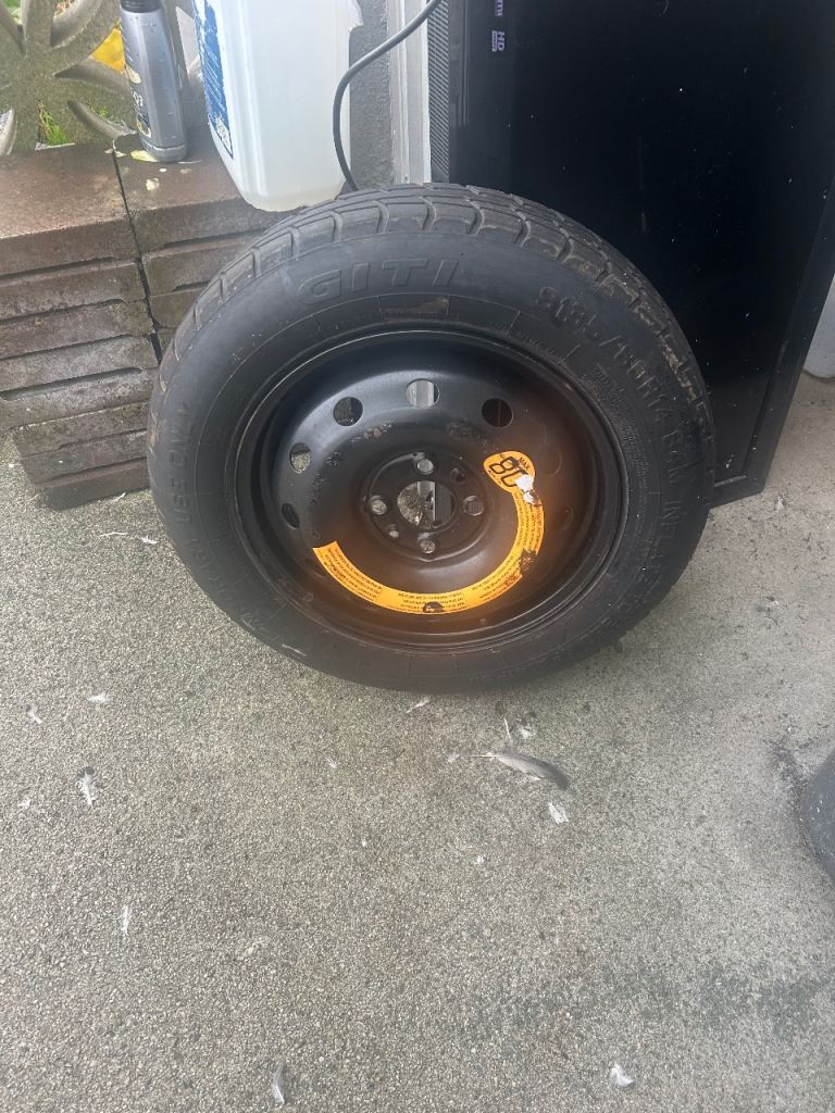 Fiat 500 space saver spare tyre and jack kit