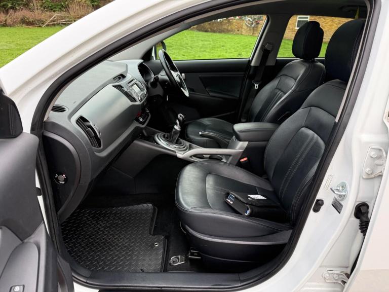 2016 Kia Sportage 1.7 CRDi EcoDynamics 3 2WD Euro 6 (s/s) 5dr ESTATE Diesel Manual