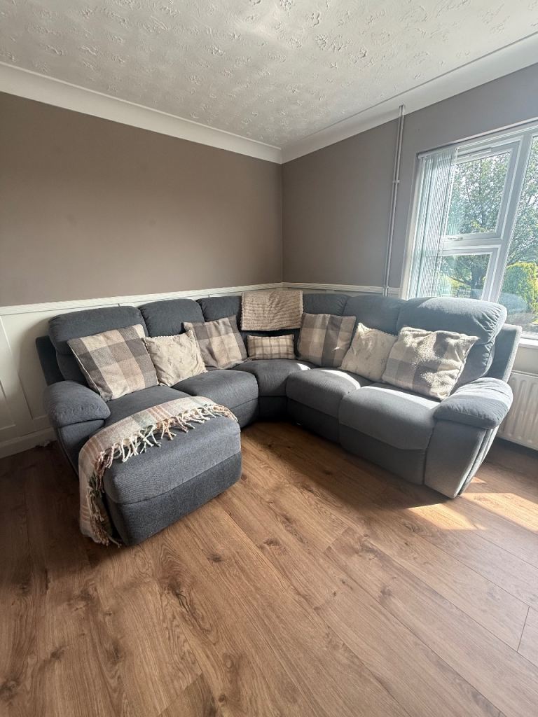 Grey Corner Sofa with Recliner – Good Condition
