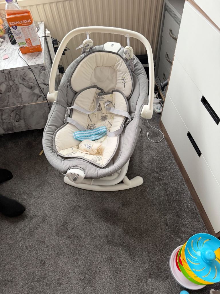 Baby swing 