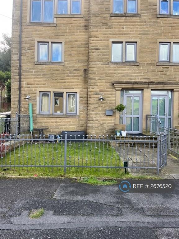 2 bedroom flat in Linthwaite, Huddersfield, HD7 (2 bed) (#2676520)