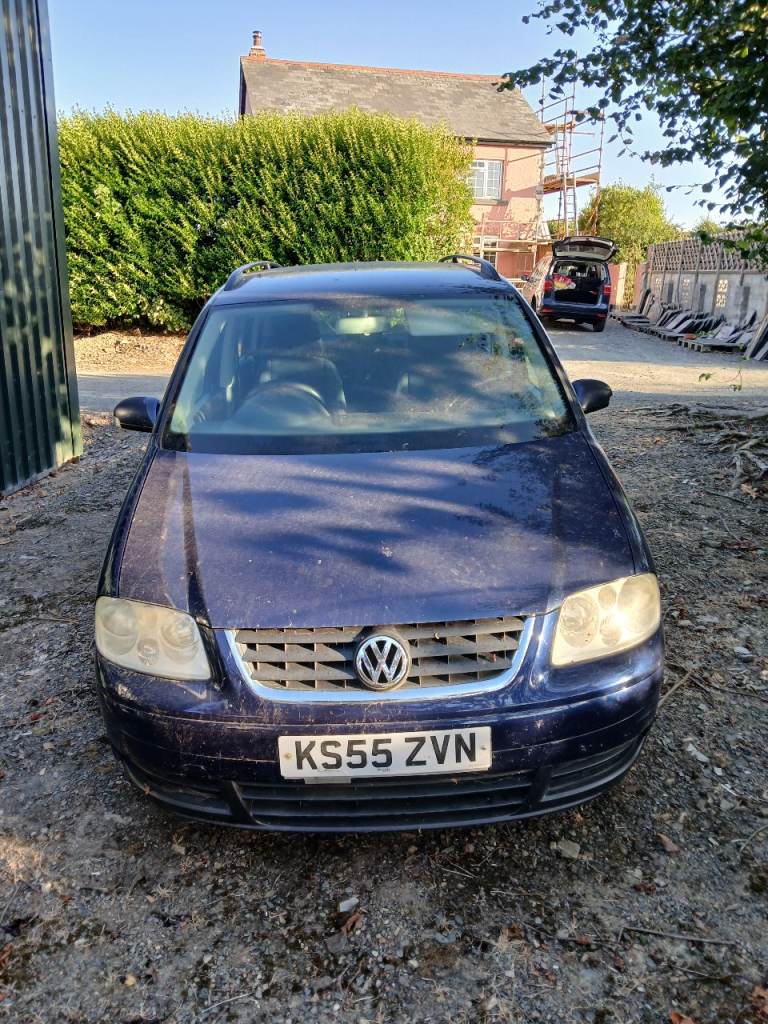 VW Touran breaking for spares