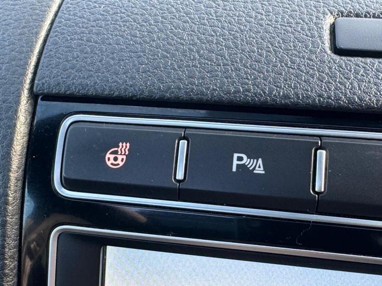 2015 Volkswagen Touareg 3.0 V6 TDI BlueMotion Tech 262 R-Line 5dr Tip Auto ESTATE DIESEL Automatic