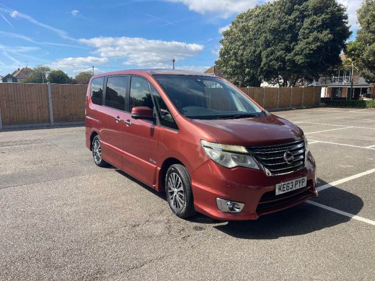 Perfect family cruiser, 8 seater Nissan, 2014