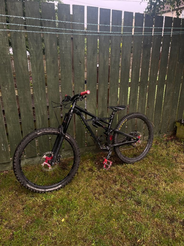 (Open to offers) specialized Enduro Comp 2019 Size Medium 27.5 Full Suspension Mountain Bike
