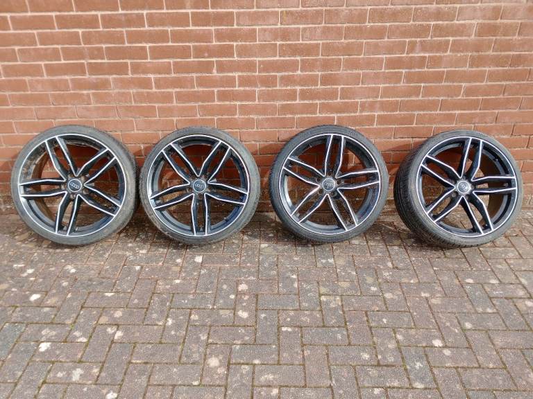 AUDI 19" WHEELS WITH RUNFLAT TYRES x4