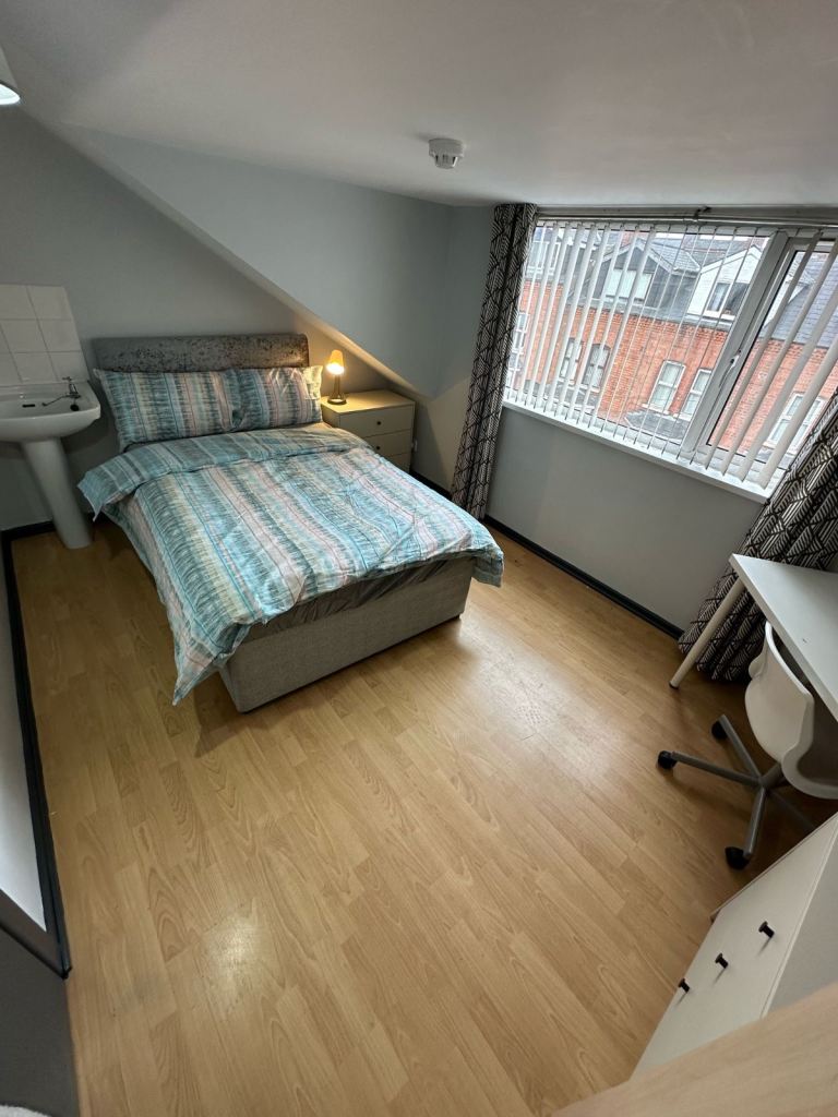 BEAUTIFULLY FURNISHED ROOMS BESIDE CUTY HOSPITAL 