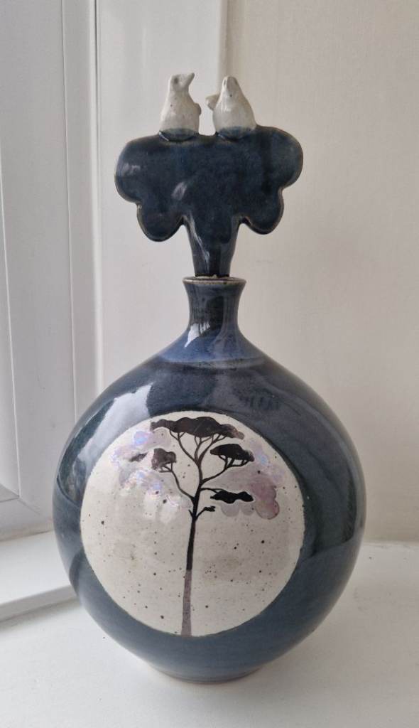 Stunning vintage Peter Luti ceramic piece app 27cm